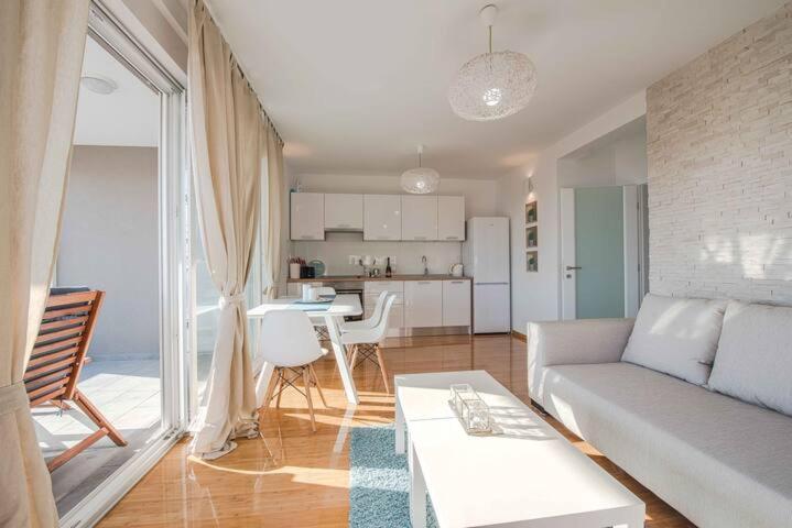 Blue Sky, Modern Sea View Apartment نوفاليا المظهر الخارجي الصورة