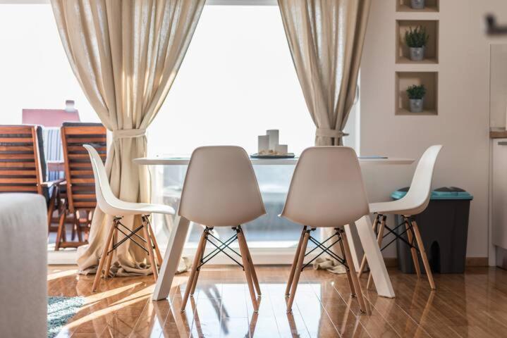 Blue Sky, Modern Sea View Apartment نوفاليا المظهر الخارجي الصورة