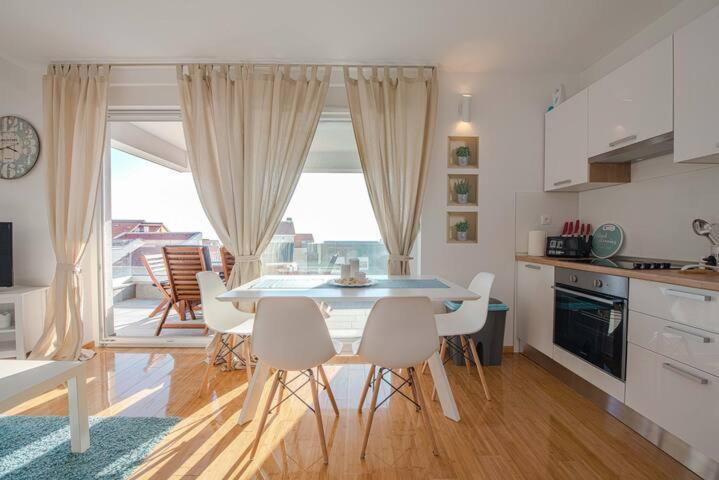 Blue Sky, Modern Sea View Apartment نوفاليا المظهر الخارجي الصورة