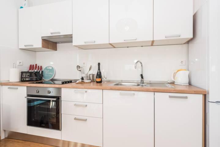 Blue Sky, Modern Sea View Apartment نوفاليا المظهر الخارجي الصورة