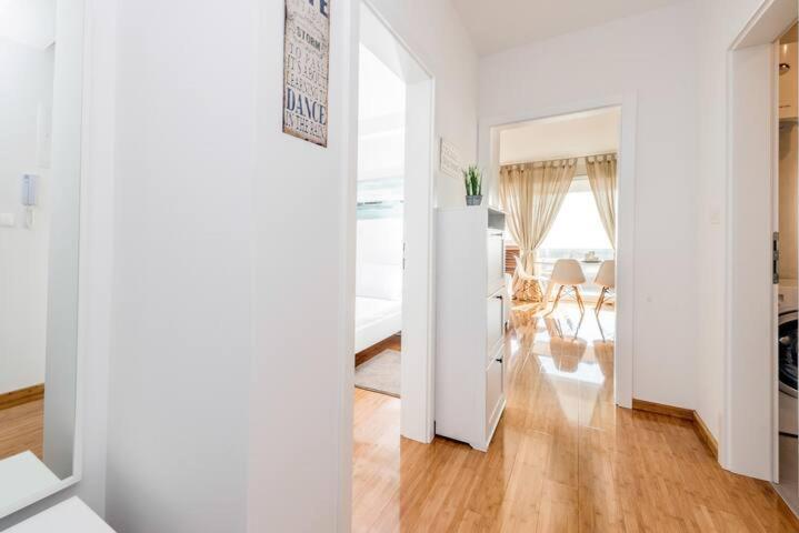 Blue Sky, Modern Sea View Apartment نوفاليا المظهر الخارجي الصورة