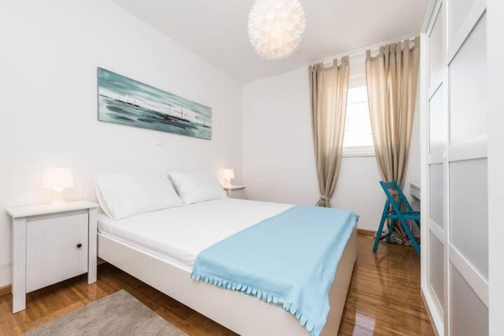 Blue Sky, Modern Sea View Apartment نوفاليا المظهر الخارجي الصورة