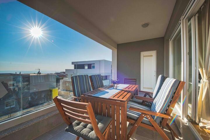 Blue Sky, Modern Sea View Apartment نوفاليا المظهر الخارجي الصورة