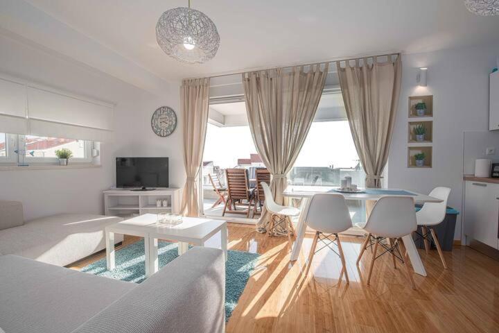 Blue Sky, Modern Sea View Apartment نوفاليا المظهر الخارجي الصورة