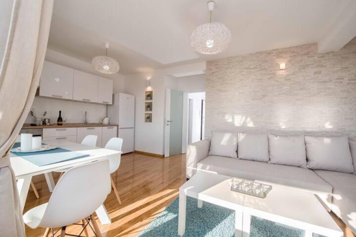 Blue Sky, Modern Sea View Apartment نوفاليا المظهر الخارجي الصورة